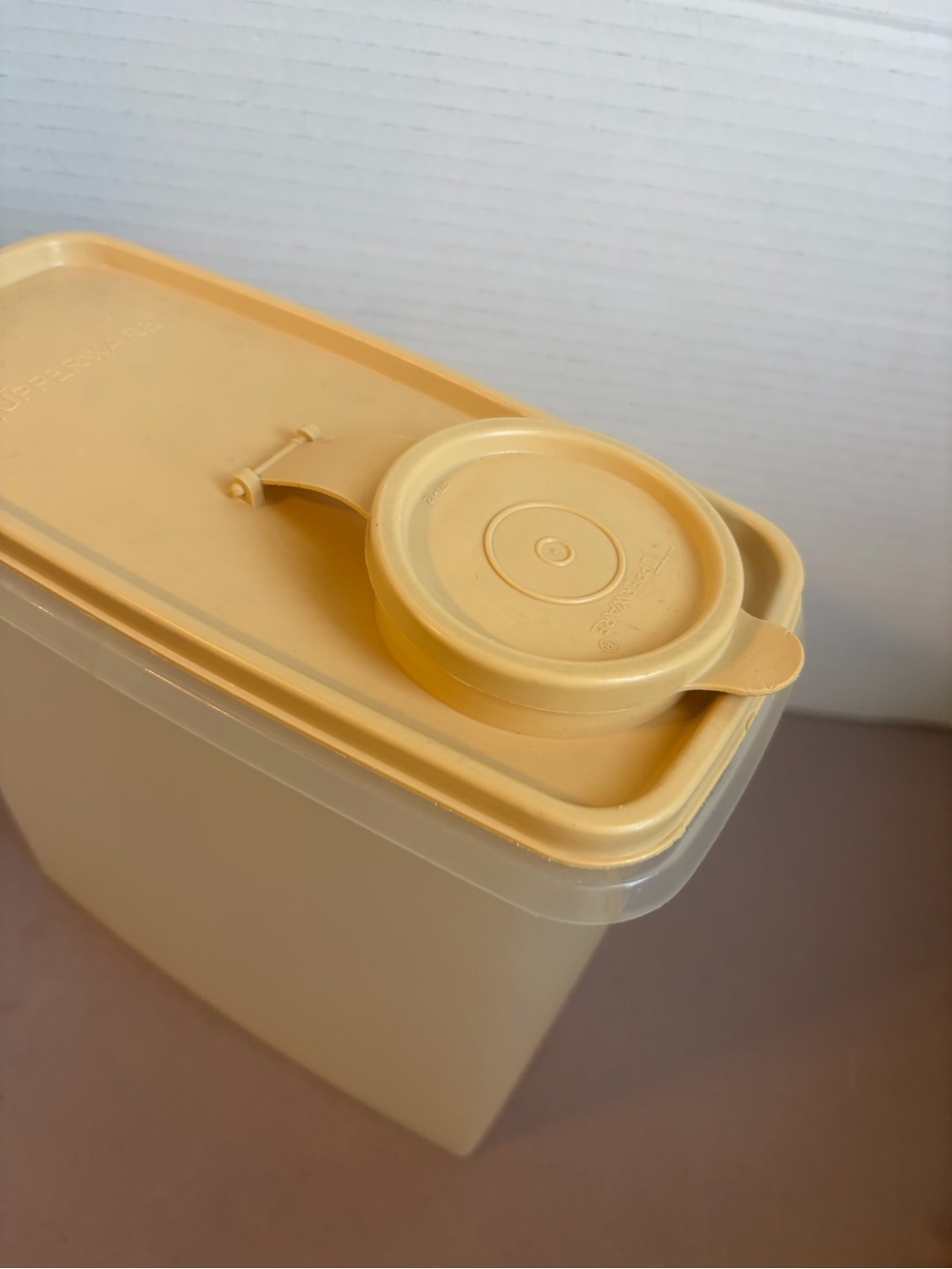 Tupperware Cream Storage Container with Yellow Lid - Picture 3 of 9